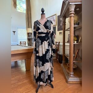 Elegant Long Sleeve Black and Cream Dress